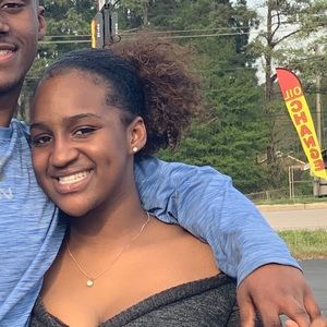 Meet your Posher, Desiree